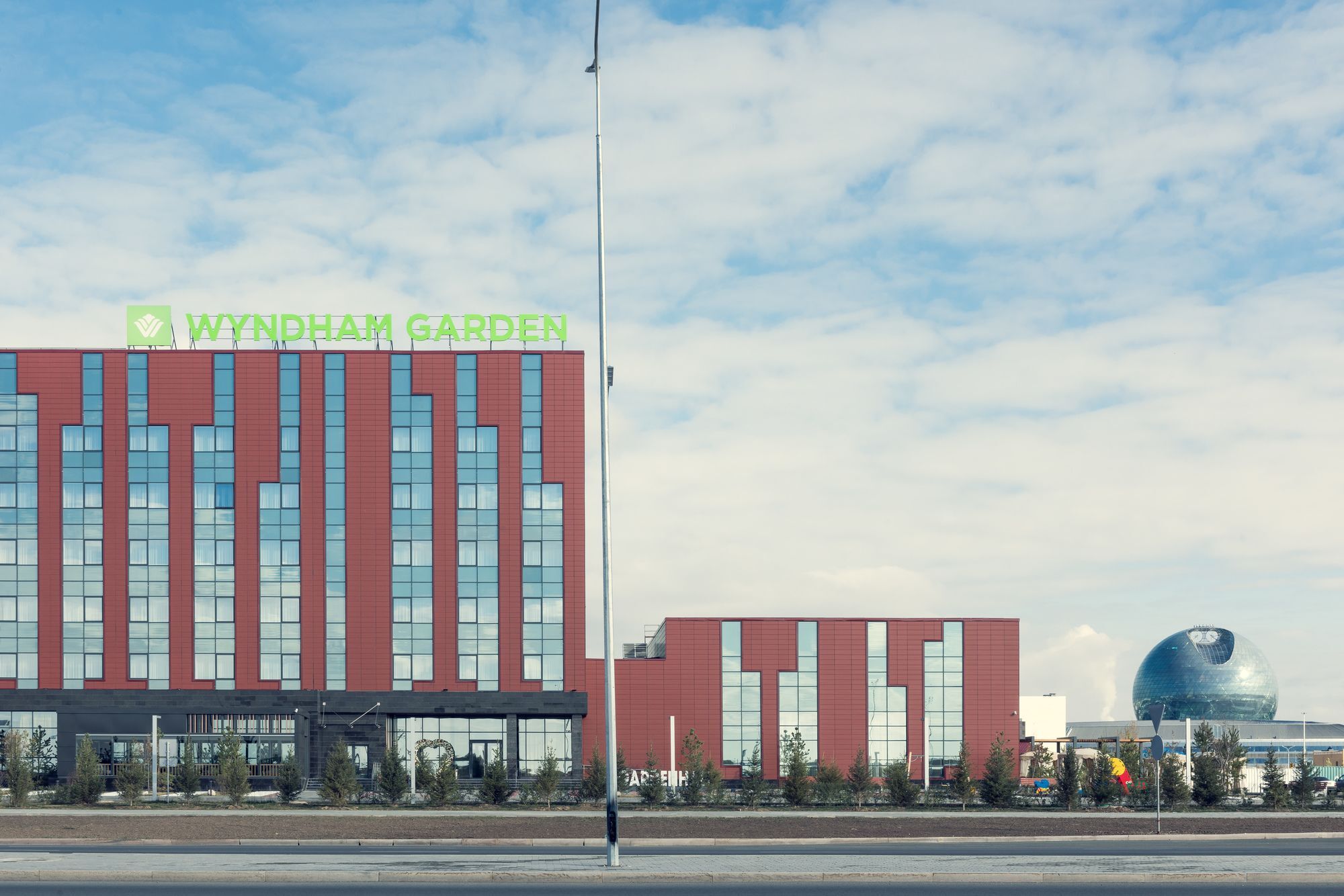 Hotel Wyndham Garden Astana Esterno foto